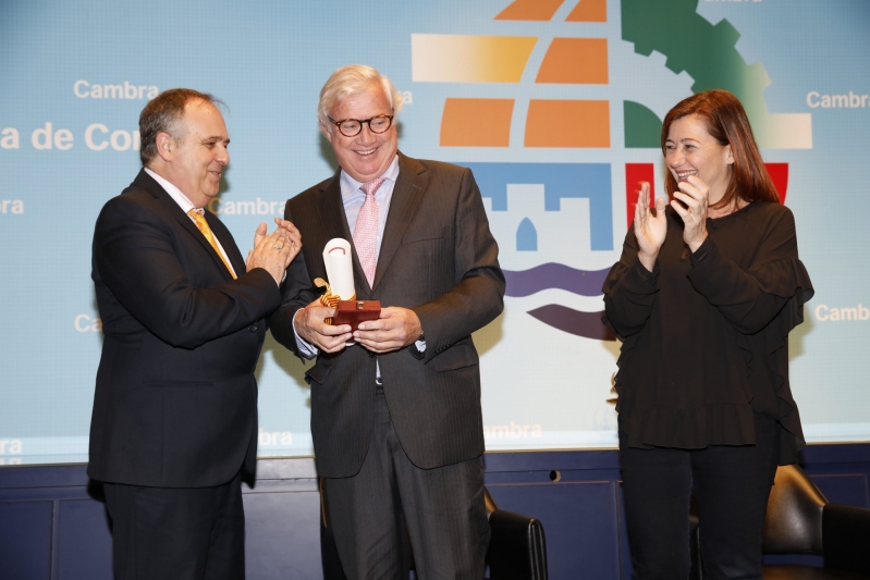 José Luis Roses recibe la Medalla de Honor de la Cámara de Comercio